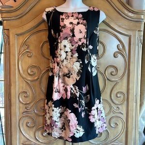 NWT Taylor Woman Floral Dress